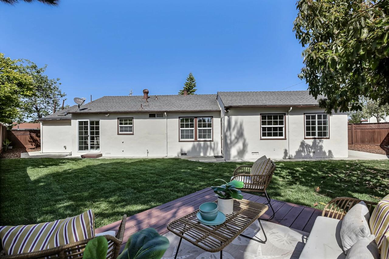 Detail Gallery Image 18 of 23 For 399 N Sunnyvale Ave, Sunnyvale,  CA 94085 - 3 Beds | 2 Baths