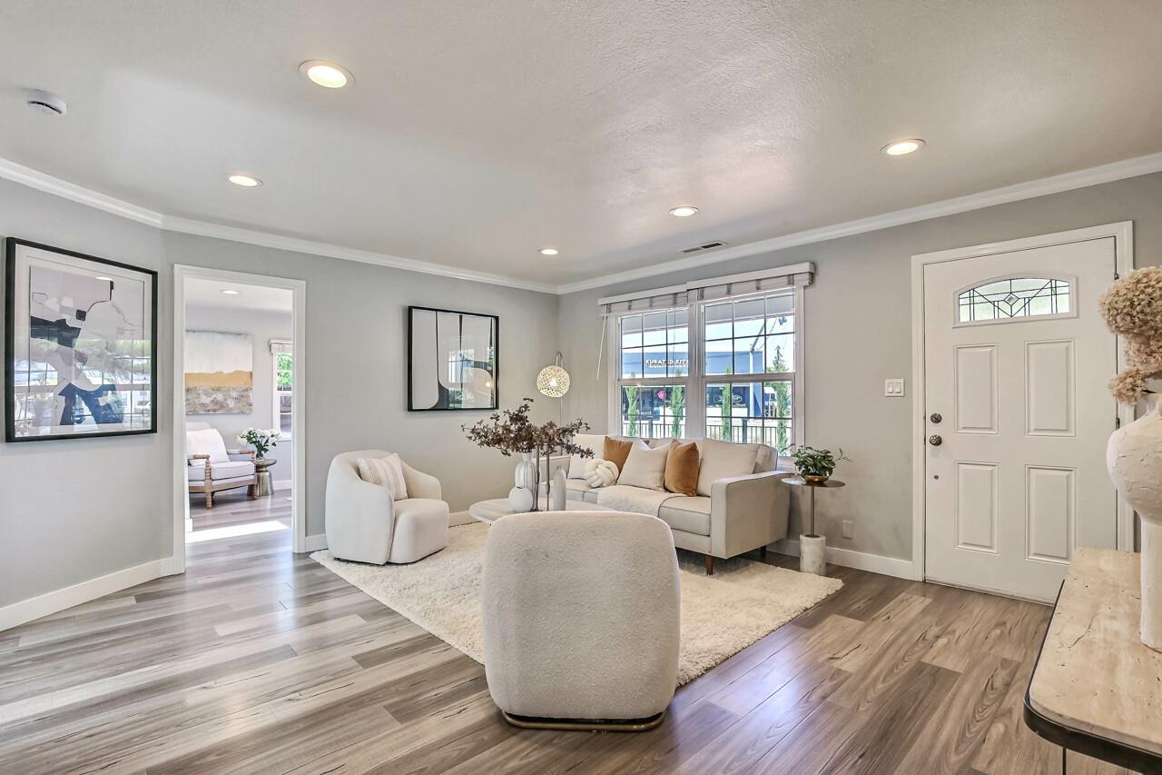 Detail Gallery Image 6 of 23 For 399 N Sunnyvale Ave, Sunnyvale,  CA 94085 - 3 Beds | 2 Baths