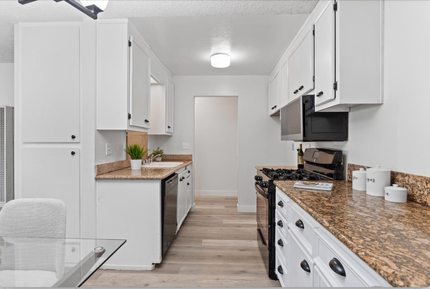 Detail Gallery Image 3 of 14 For 38228 Paseo Padre Pkwy #24,  Fremont,  CA 94536 - 2 Beds | 2 Baths