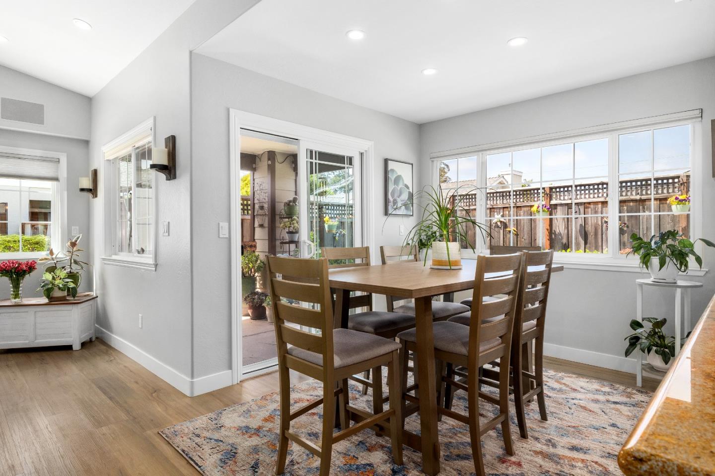 Detail Gallery Image 13 of 39 For 3031 Childers Ln, Santa Cruz,  CA 95062 - 3 Beds | 2 Baths