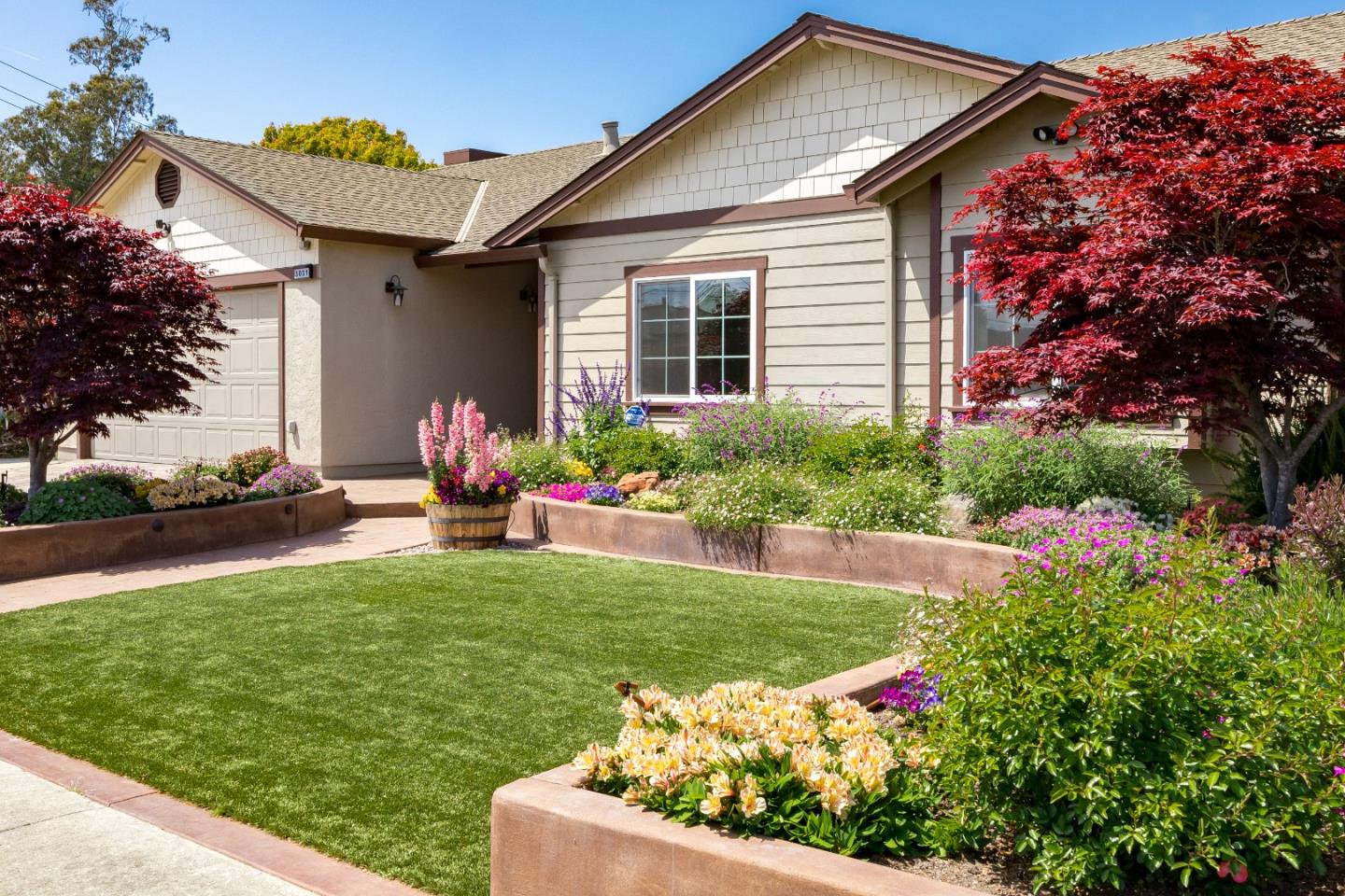 Detail Gallery Image 2 of 39 For 3031 Childers Ln, Santa Cruz,  CA 95062 - 3 Beds | 2 Baths