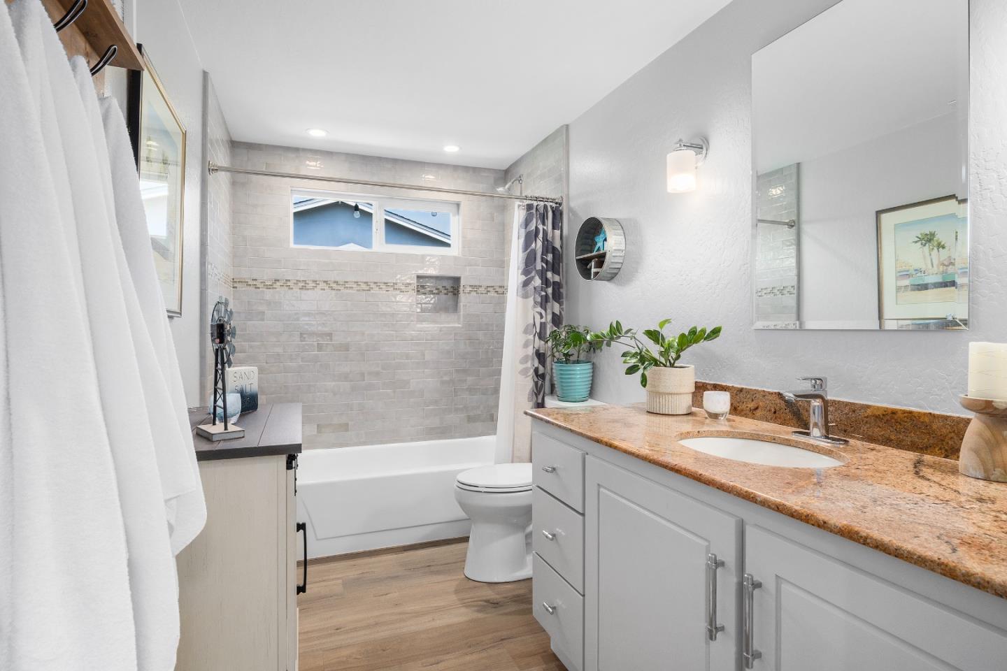 Detail Gallery Image 24 of 39 For 3031 Childers Ln, Santa Cruz,  CA 95062 - 3 Beds | 2 Baths