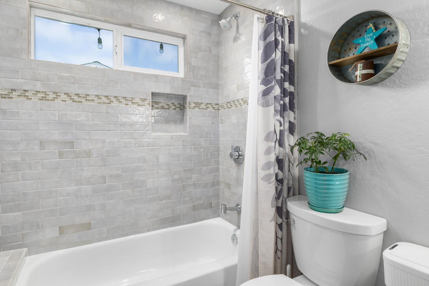 Detail Gallery Image 25 of 39 For 3031 Childers Ln, Santa Cruz,  CA 95062 - 3 Beds | 2 Baths