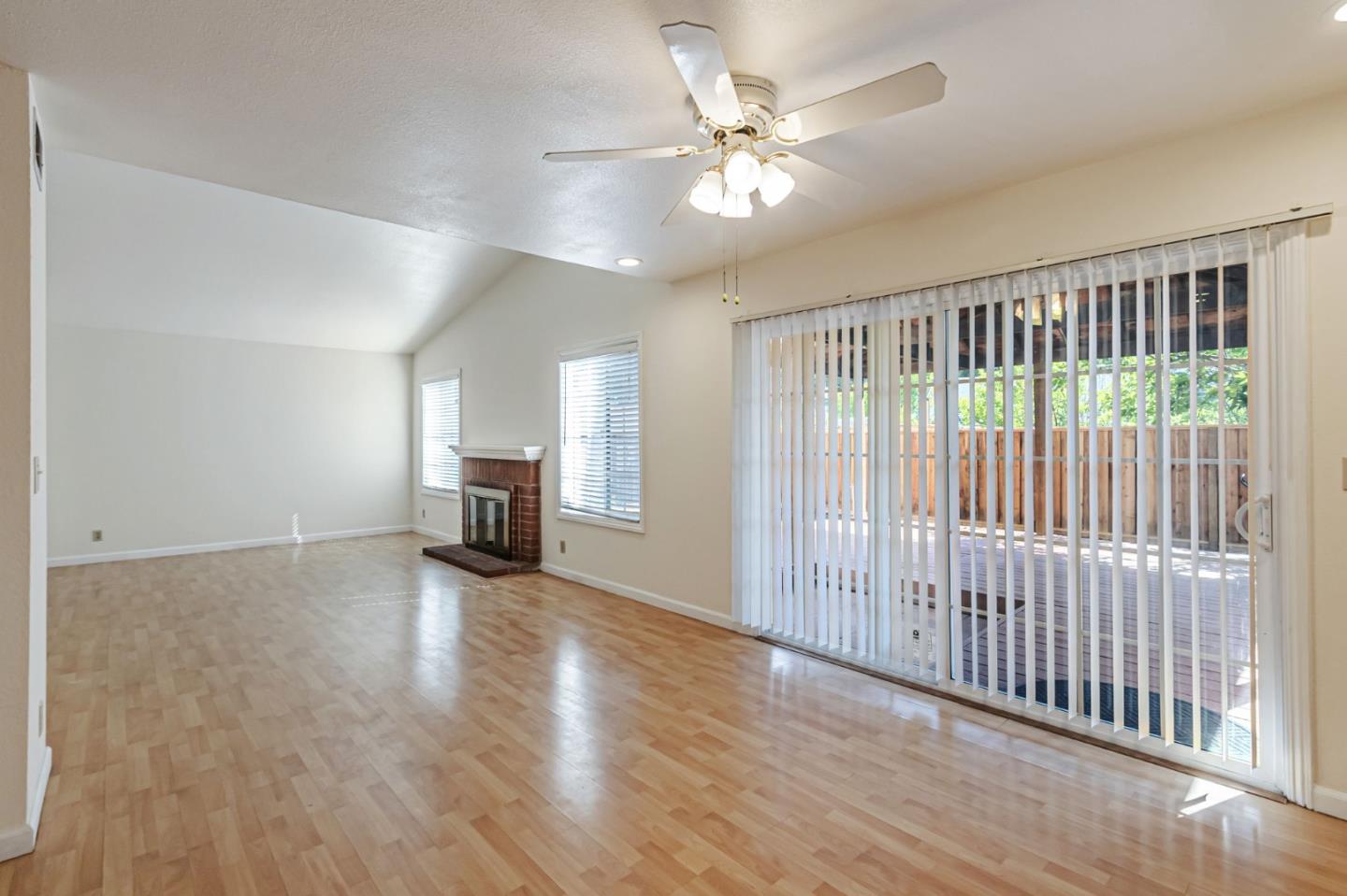 Detail Gallery Image 10 of 39 For 1891 S Capitol Ave, San Jose,  CA 95127 - 3 Beds | 2/1 Baths