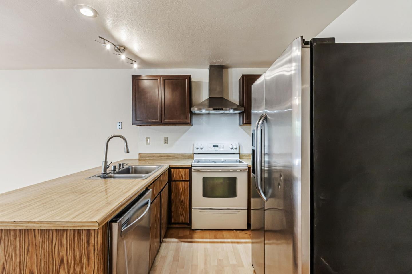 Detail Gallery Image 13 of 39 For 1891 S Capitol Ave, San Jose,  CA 95127 - 3 Beds | 2/1 Baths