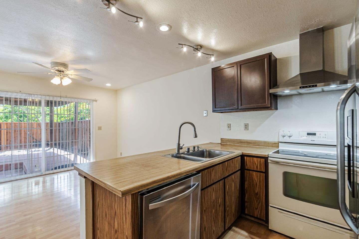 Detail Gallery Image 14 of 39 For 1891 S Capitol Ave, San Jose,  CA 95127 - 3 Beds | 2/1 Baths
