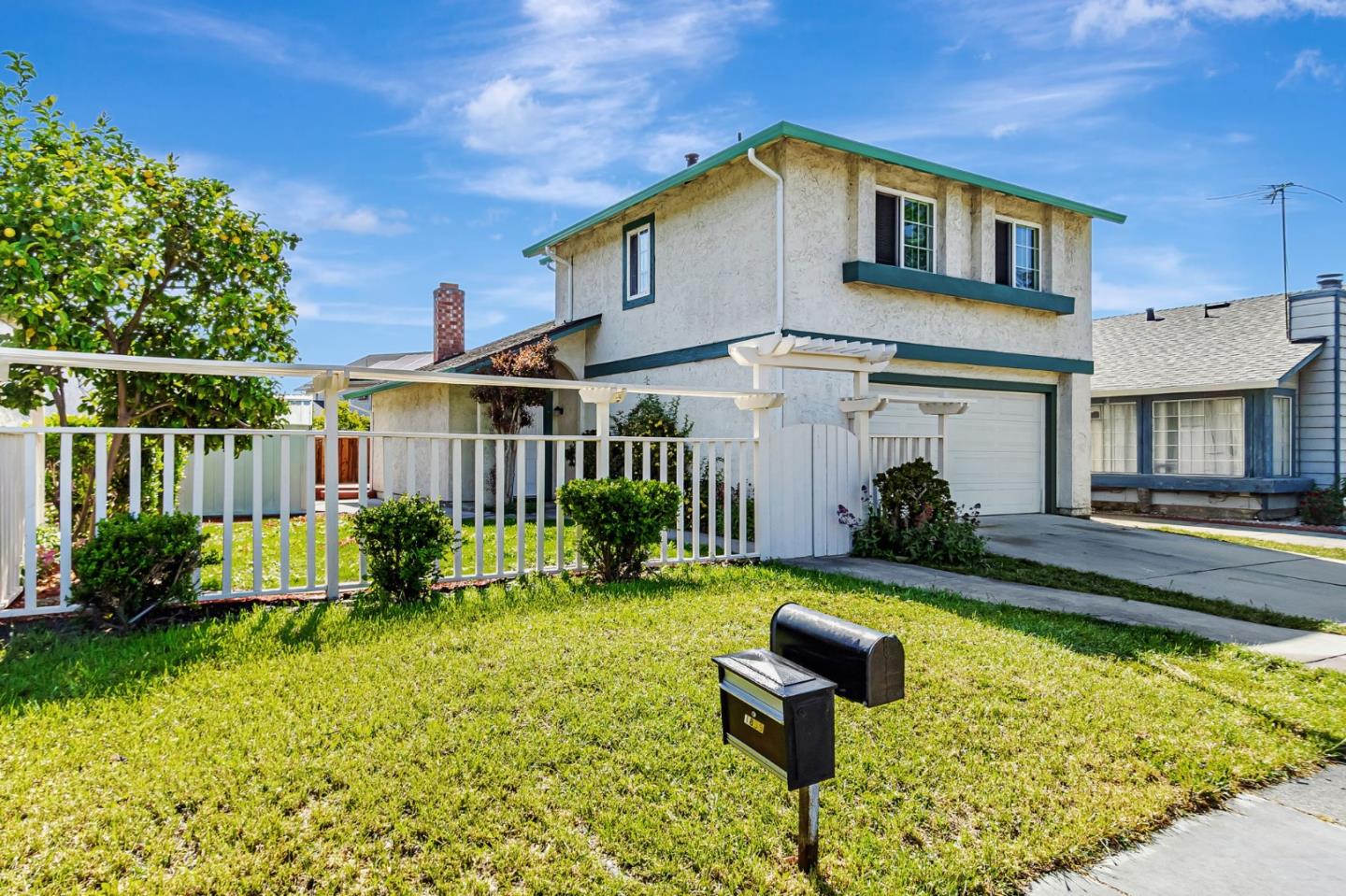 Detail Gallery Image 2 of 39 For 1891 S Capitol Ave, San Jose,  CA 95127 - 3 Beds | 2/1 Baths
