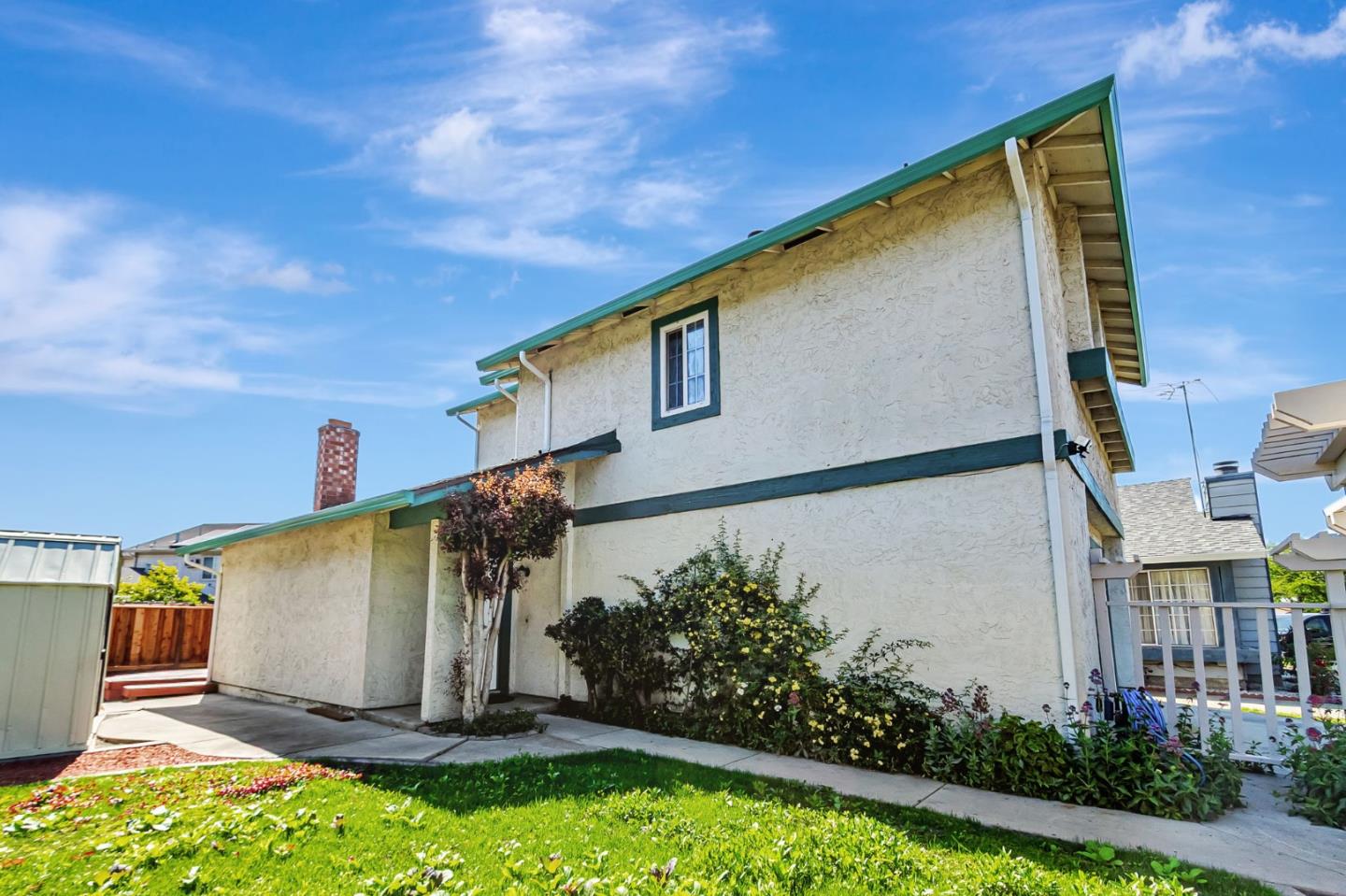 Detail Gallery Image 4 of 39 For 1891 S Capitol Ave, San Jose,  CA 95127 - 3 Beds | 2/1 Baths