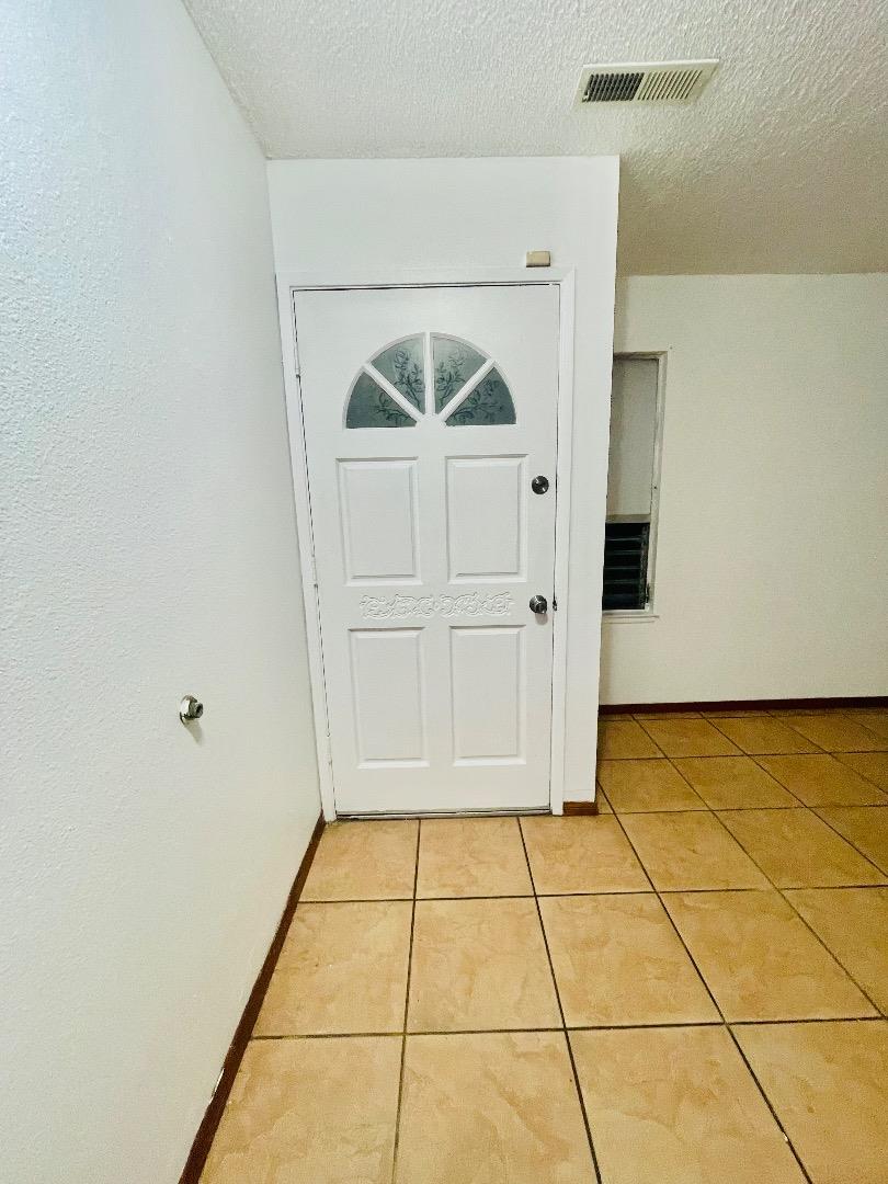 Detail Gallery Image 11 of 12 For 1634 Cuevas Cir, Salinas,  CA 93906 - 3 Beds | 2 Baths
