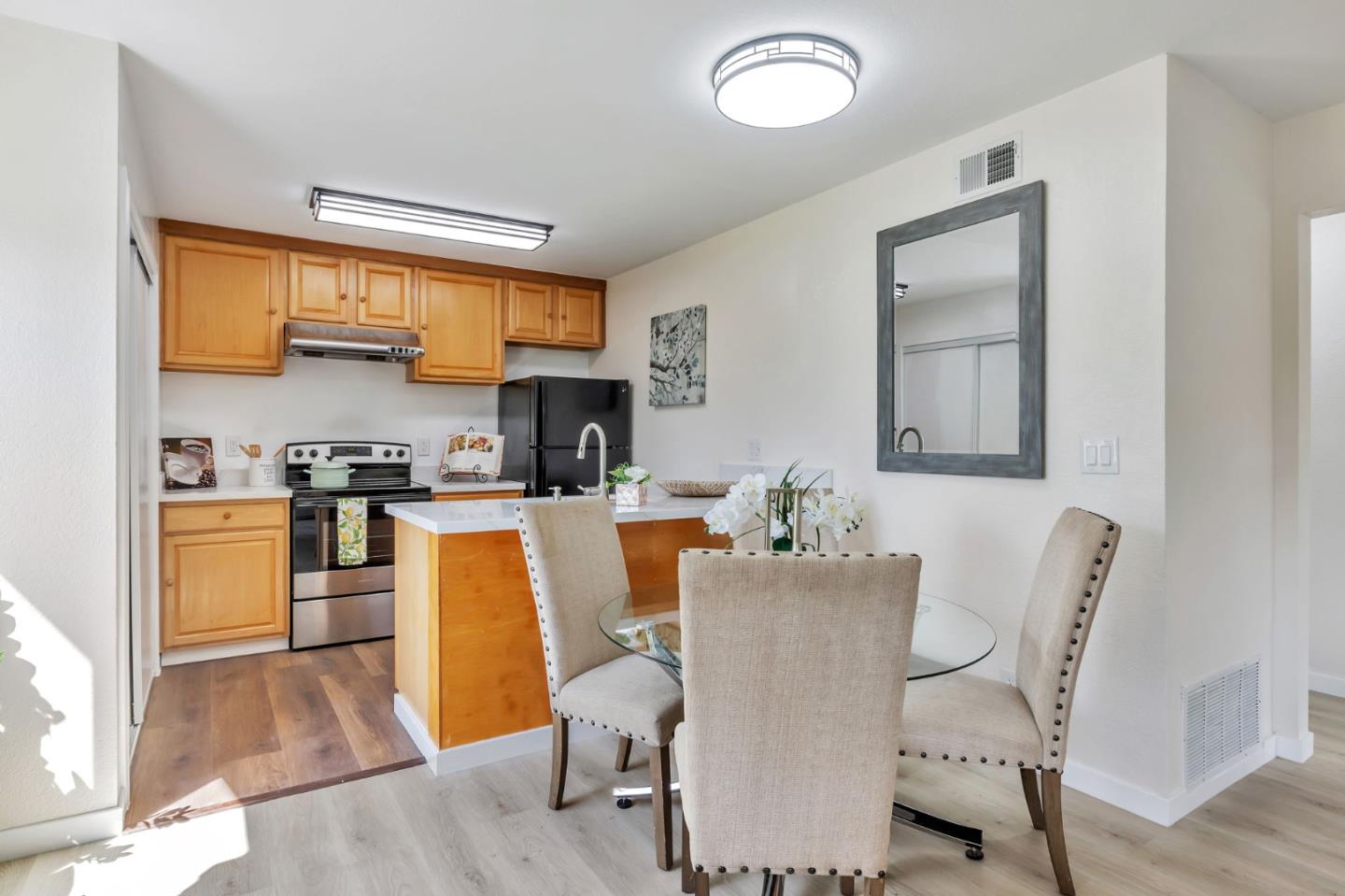 Detail Gallery Image 18 of 30 For 2135 Swan Ct #1,  Union City,  CA 94587 - 2 Beds | 1 Baths