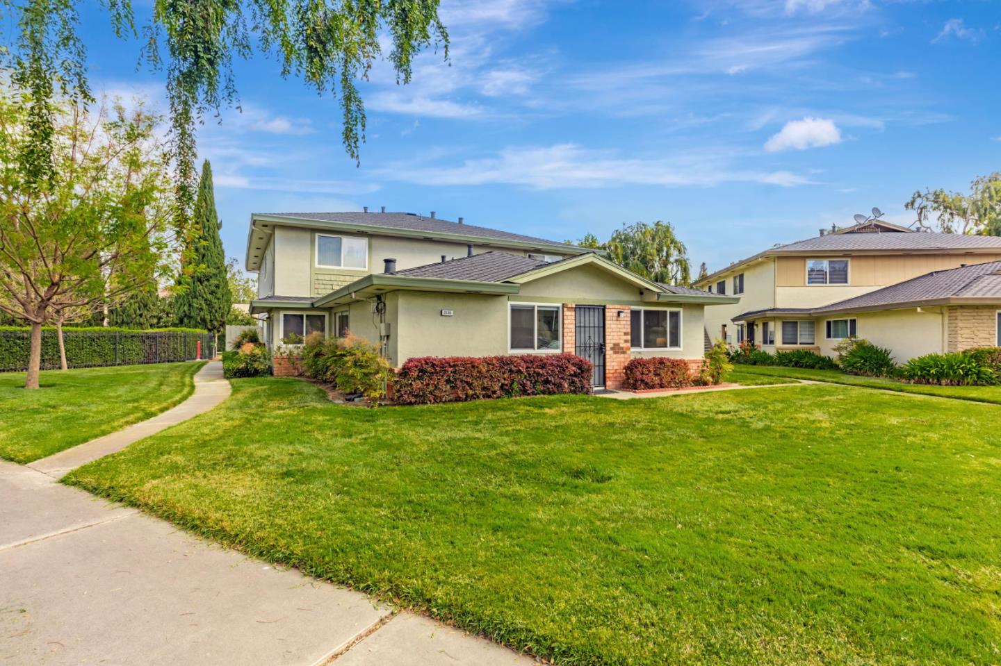 Detail Gallery Image 4 of 30 For 2135 Swan Ct #1,  Union City,  CA 94587 - 2 Beds | 1 Baths