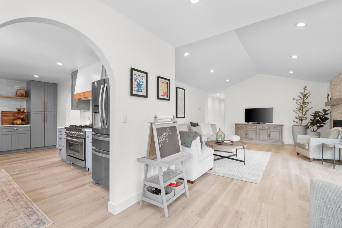 Detail Gallery Image 14 of 51 For 386 Carpenteria Rd, Aromas,  CA 95004 - 3 Beds | 2 Baths
