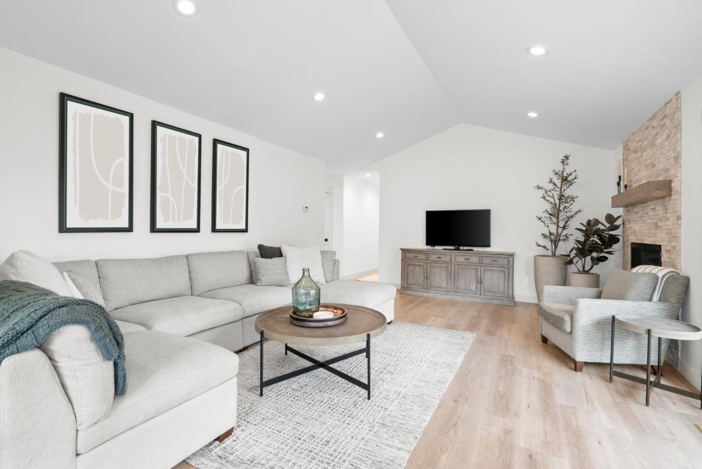 Detail Gallery Image 8 of 51 For 386 Carpenteria Rd, Aromas,  CA 95004 - 3 Beds | 2 Baths