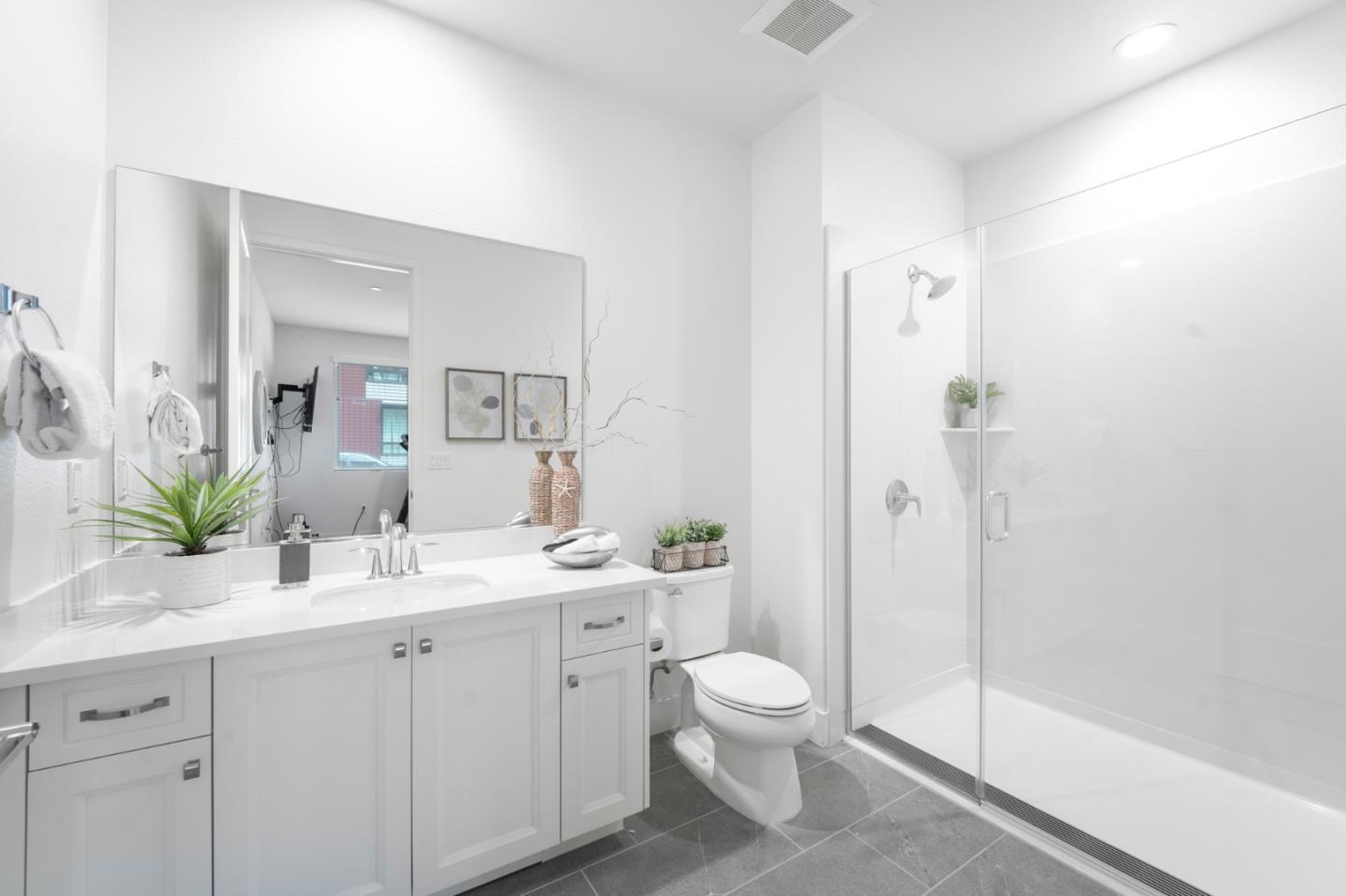 Detail Gallery Image 12 of 27 For 2180 Corsair St, Alameda,  CA 94501 - 3 Beds | 3/1 Baths