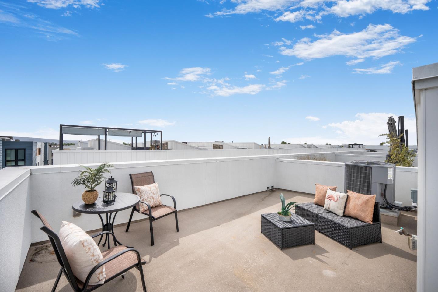 Detail Gallery Image 21 of 27 For 2180 Corsair St, Alameda,  CA 94501 - 3 Beds | 3/1 Baths