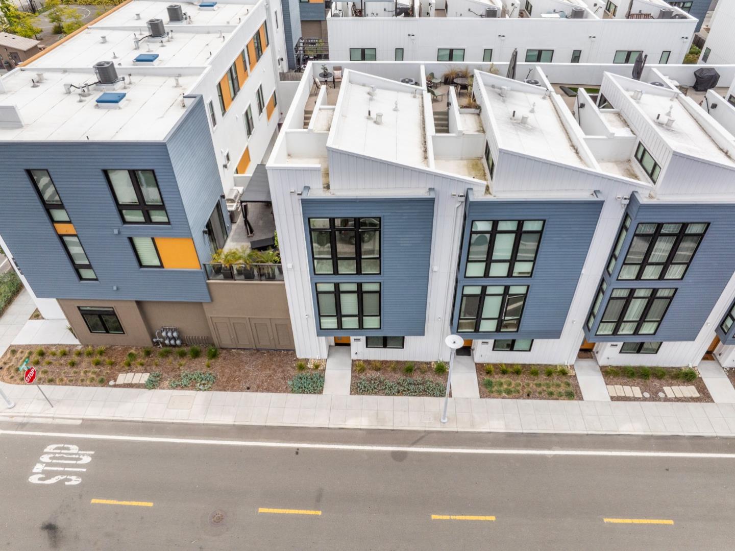 Detail Gallery Image 23 of 27 For 2180 Corsair St, Alameda,  CA 94501 - 3 Beds | 3/1 Baths