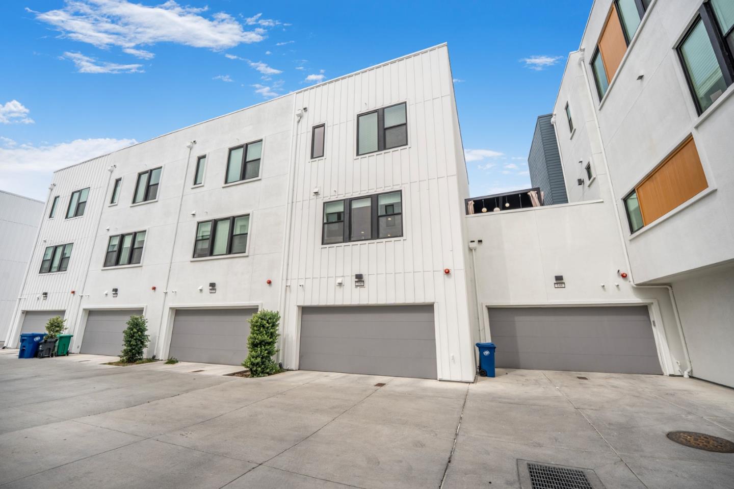 Detail Gallery Image 24 of 27 For 2180 Corsair St, Alameda,  CA 94501 - 3 Beds | 3/1 Baths