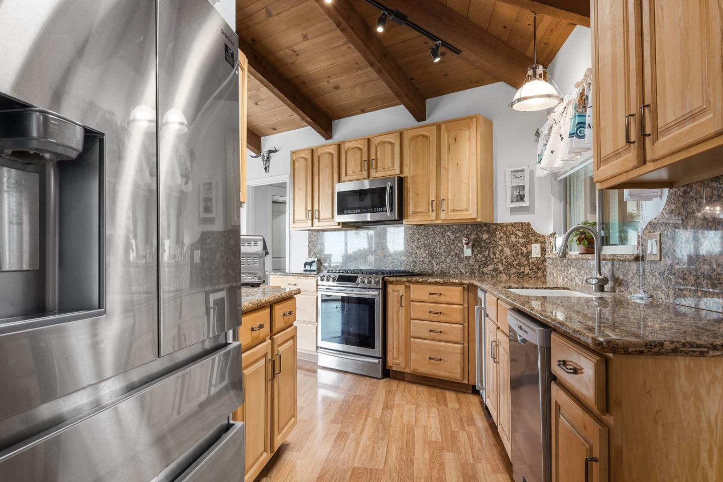 Detail Gallery Image 11 of 54 For 30 Pacific View Ter, Watsonville,  CA 95076 - 4 Beds | 2 Baths