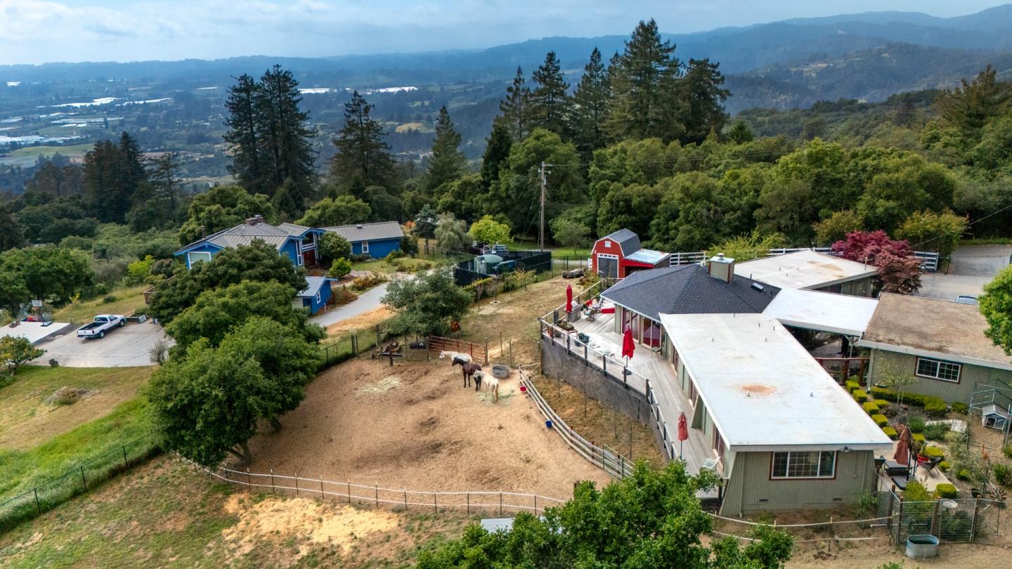 Detail Gallery Image 4 of 54 For 30 Pacific View Ter, Watsonville,  CA 95076 - 4 Beds | 2 Baths