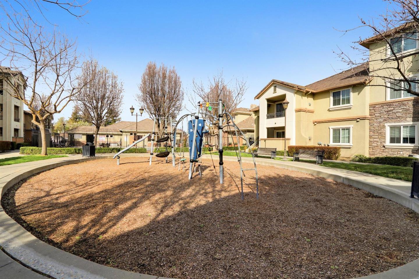 Detail Gallery Image 20 of 21 For 1360 Shady Ln #418,  Turlock,  CA 95382 - 2 Beds | 1 Baths