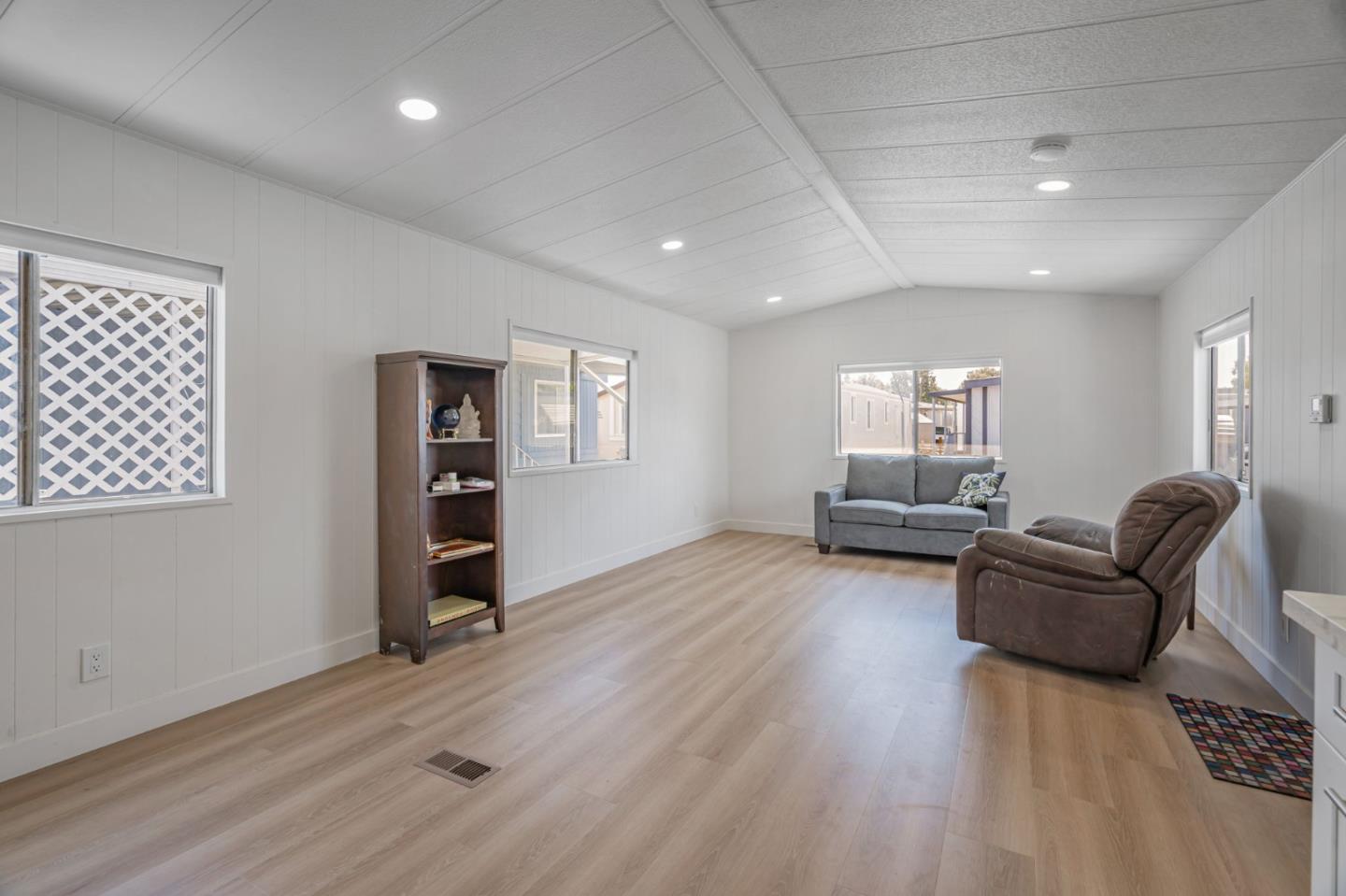 Detail Gallery Image 9 of 25 For 2150 Monterey #54,  San Jose,  CA 95112 - 1 Beds | 1 Baths