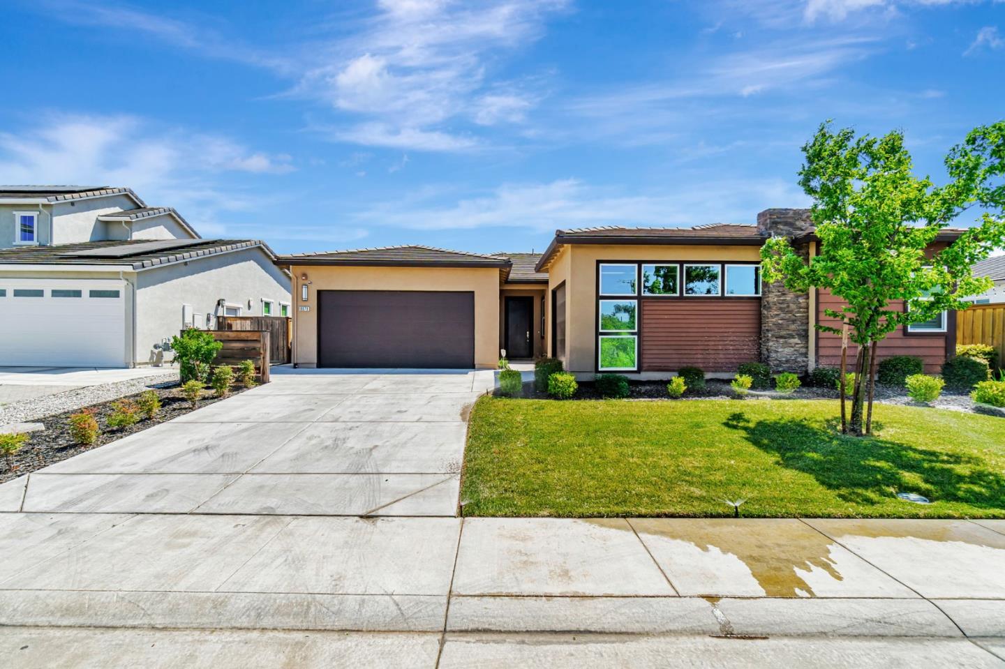 Detail Gallery Image 1 of 33 For 8078 Triplefin Way, Elk Grove,  CA 95757 - 4 Beds | 2/1 Baths