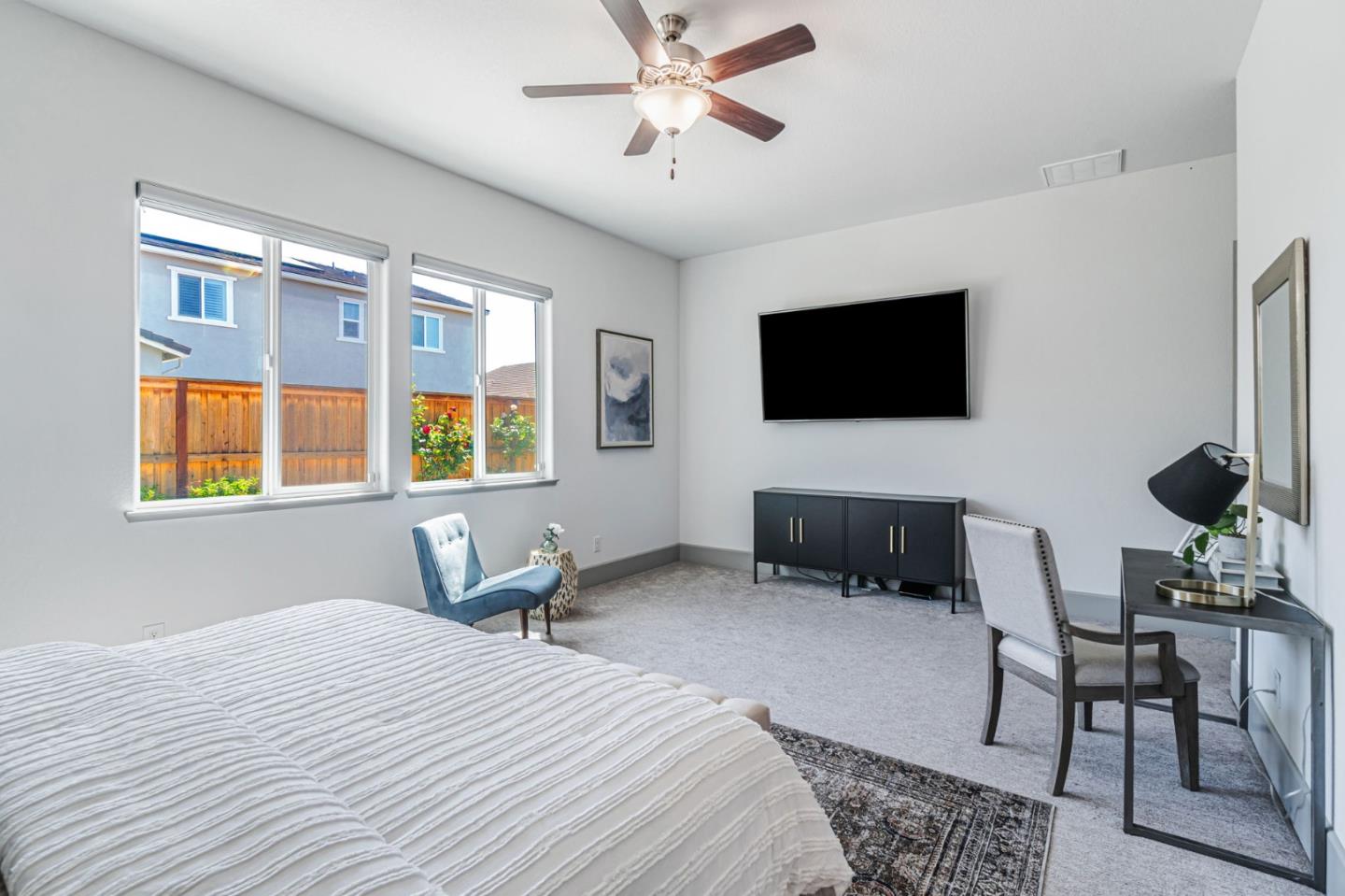 Detail Gallery Image 10 of 33 For 8078 Triplefin Way, Elk Grove,  CA 95757 - 4 Beds | 2/1 Baths