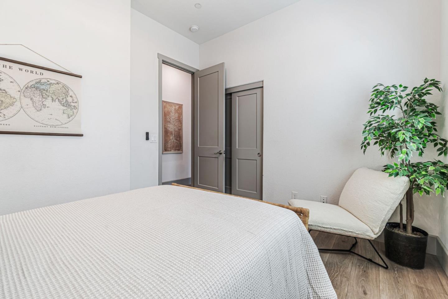 Detail Gallery Image 15 of 33 For 8078 Triplefin Way, Elk Grove,  CA 95757 - 4 Beds | 2/1 Baths