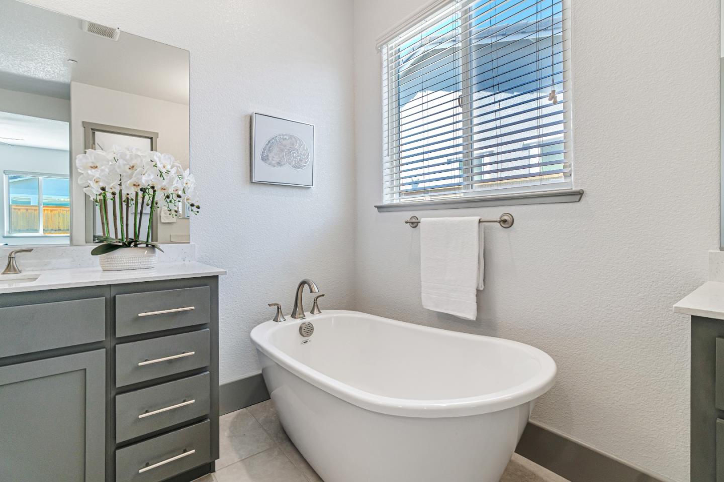 Detail Gallery Image 24 of 33 For 8078 Triplefin Way, Elk Grove,  CA 95757 - 4 Beds | 2/1 Baths