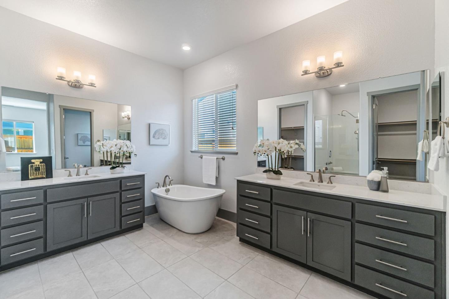 Detail Gallery Image 26 of 33 For 8078 Triplefin Way, Elk Grove,  CA 95757 - 4 Beds | 2/1 Baths