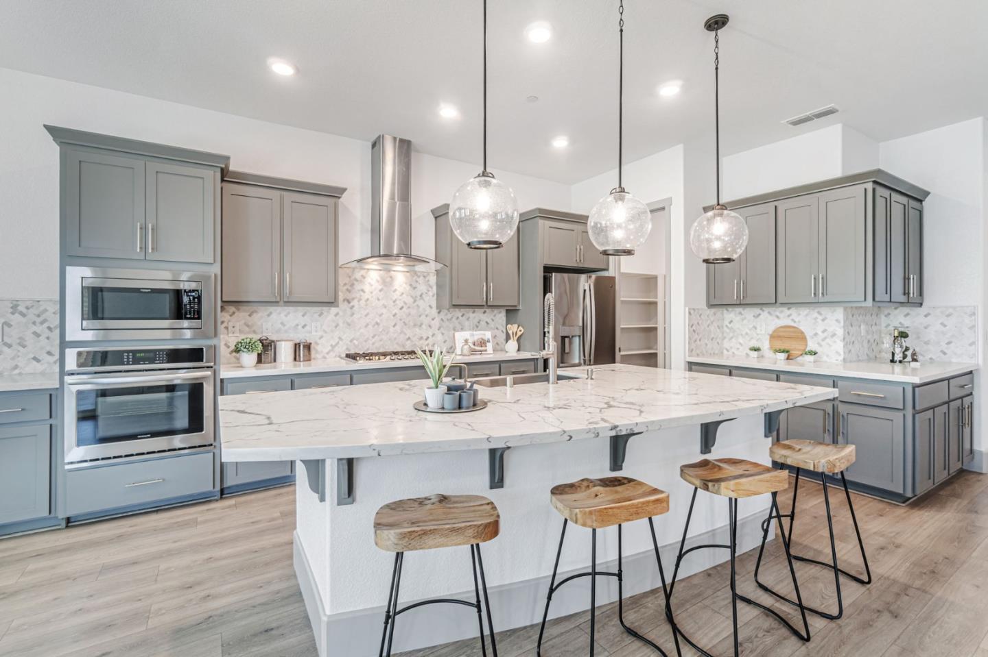Detail Gallery Image 6 of 33 For 8078 Triplefin Way, Elk Grove,  CA 95757 - 4 Beds | 2/1 Baths