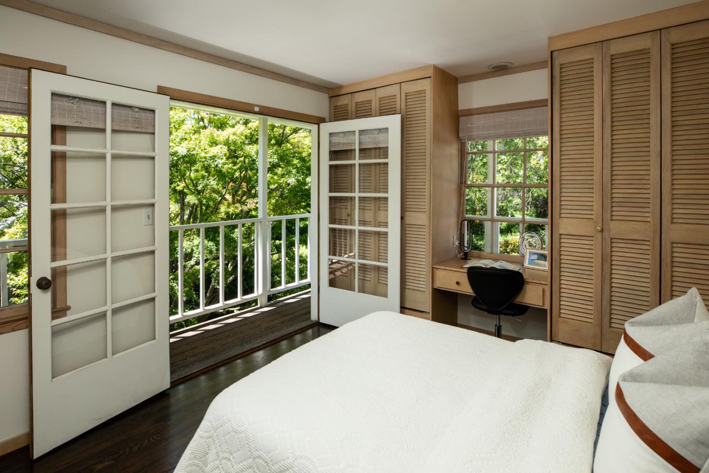 Detail Gallery Image 19 of 27 For 453 N California Ave, Palo Alto,  CA 94301 - 4 Beds | 3/1 Baths