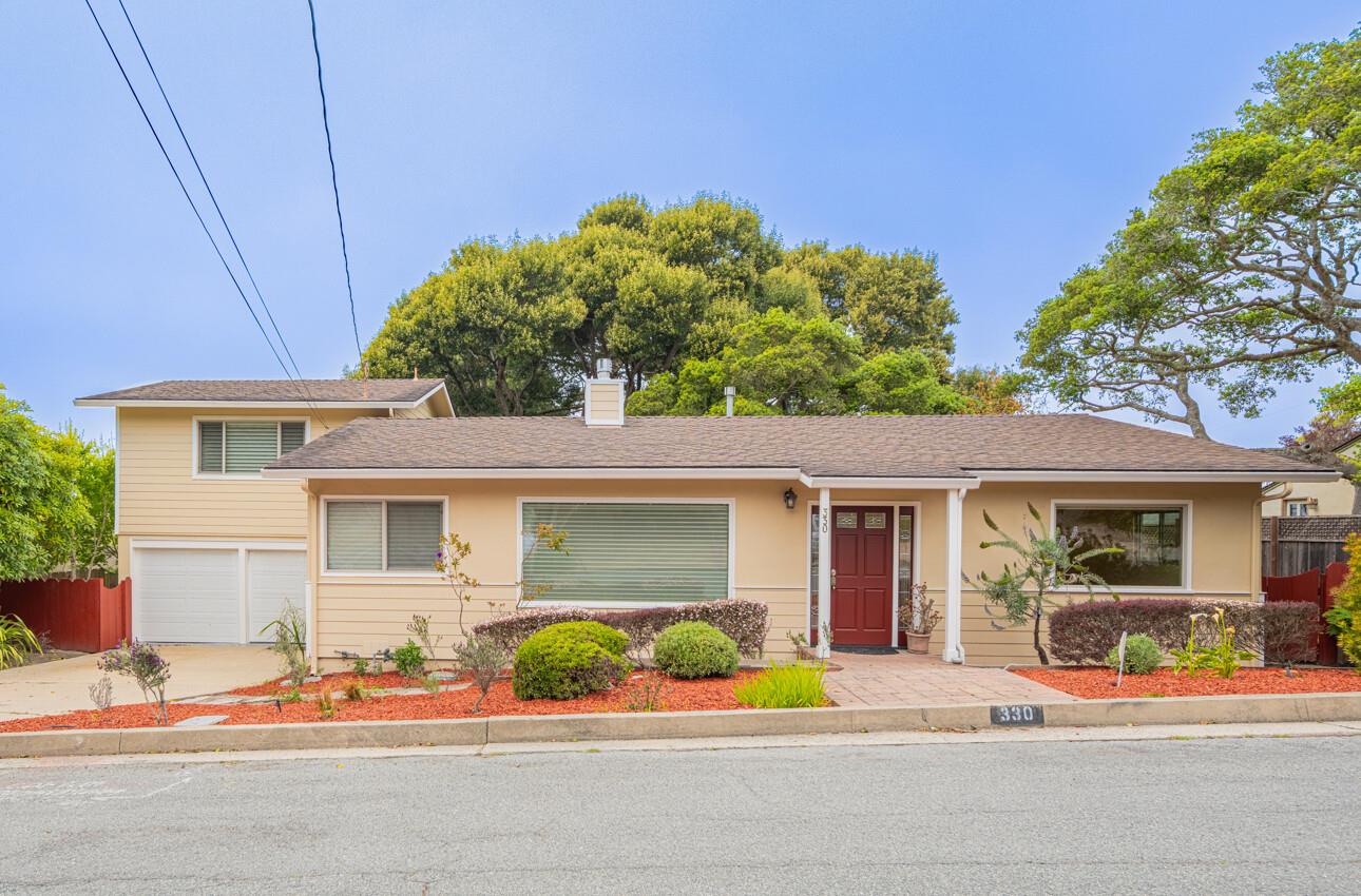 Detail Gallery Image 1 of 37 For 330 Stuart Ave, Pacific Grove,  CA 93950 - 4 Beds | 2 Baths