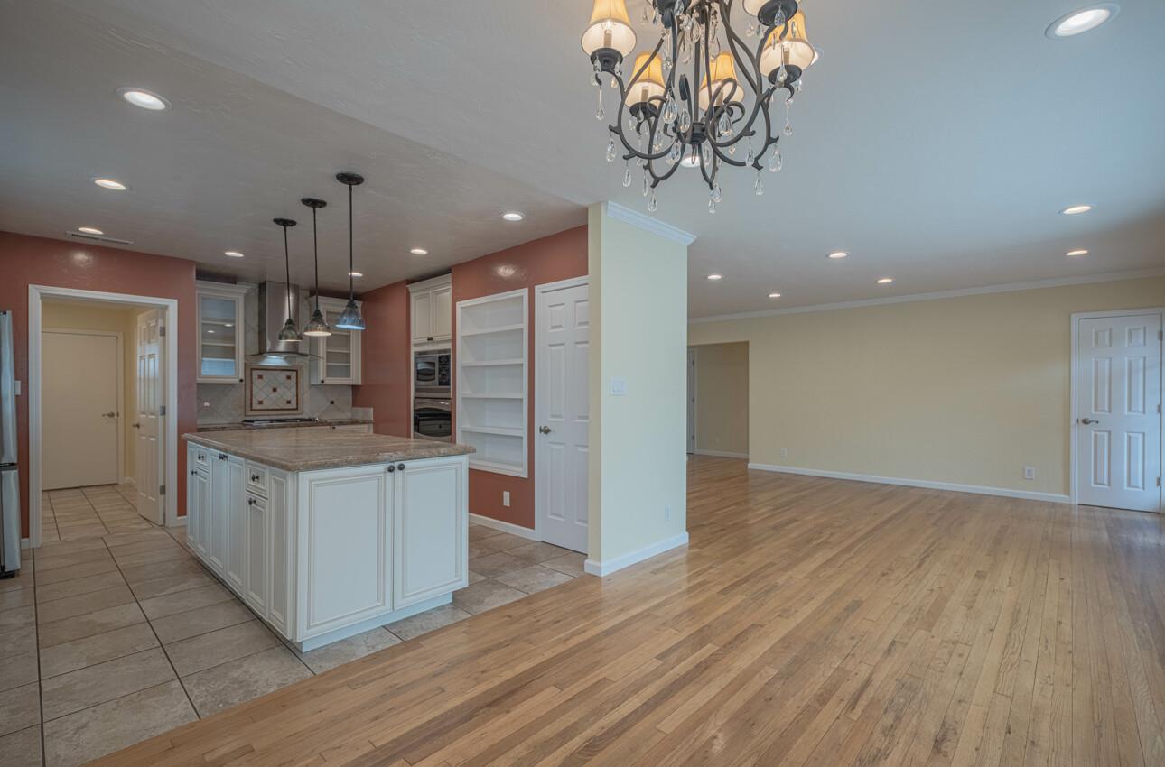 Detail Gallery Image 11 of 37 For 330 Stuart Ave, Pacific Grove,  CA 93950 - 4 Beds | 2 Baths