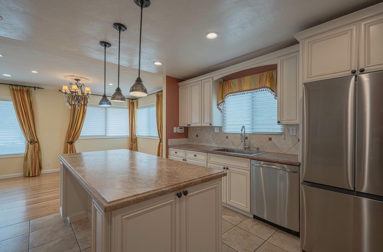 Detail Gallery Image 12 of 37 For 330 Stuart Ave, Pacific Grove,  CA 93950 - 4 Beds | 2 Baths