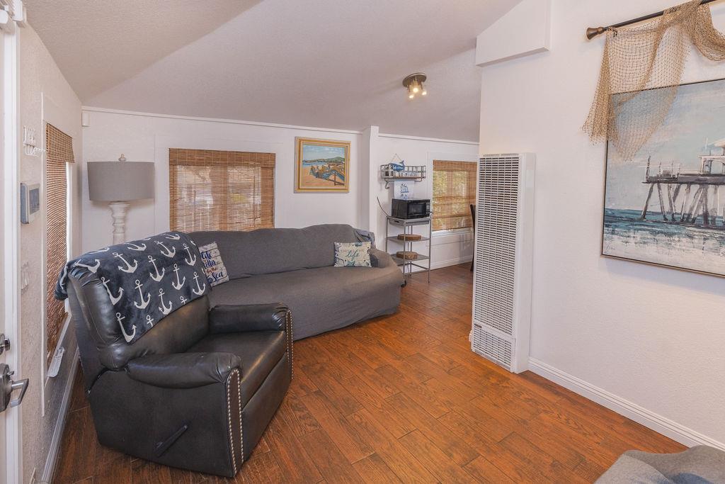 Detail Gallery Image 2 of 32 For 1205 Trinity Ave, Seaside,  CA 93955 - 4 Beds | 2/1 Baths