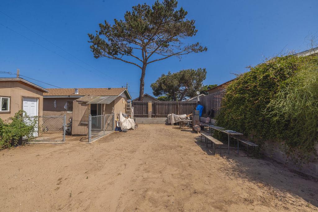 Detail Gallery Image 25 of 32 For 1205 Trinity Ave, Seaside,  CA 93955 - 4 Beds | 2/1 Baths