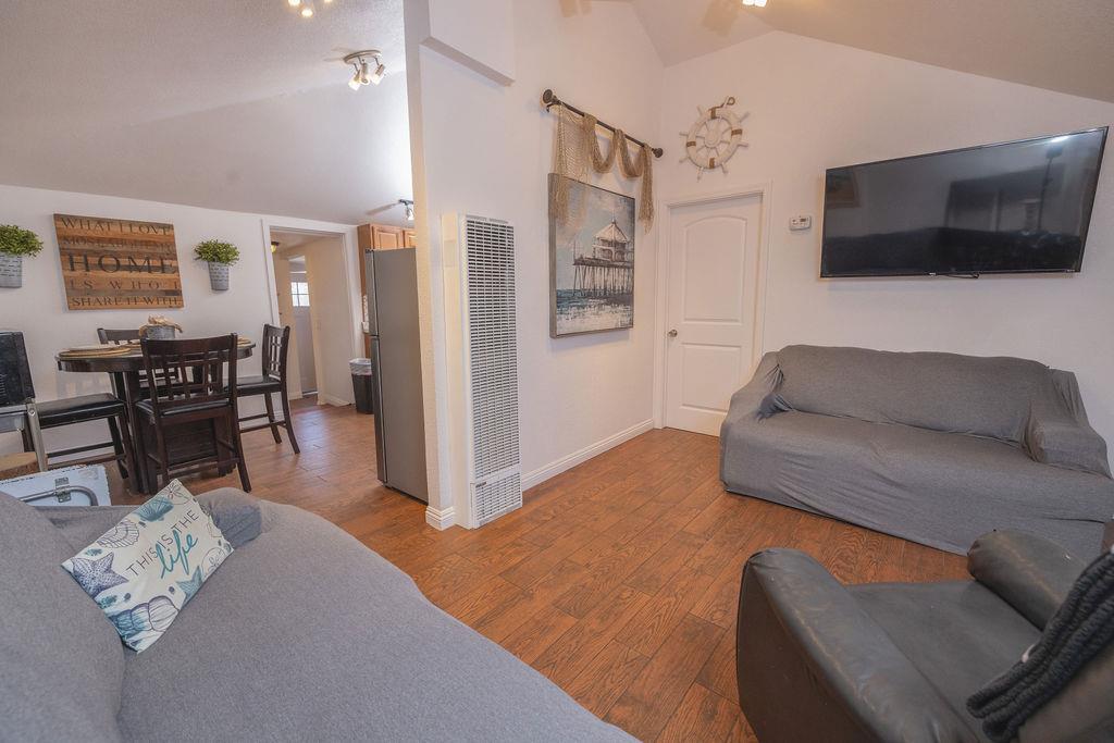 Detail Gallery Image 3 of 32 For 1205 Trinity Ave, Seaside,  CA 93955 - 4 Beds | 2/1 Baths