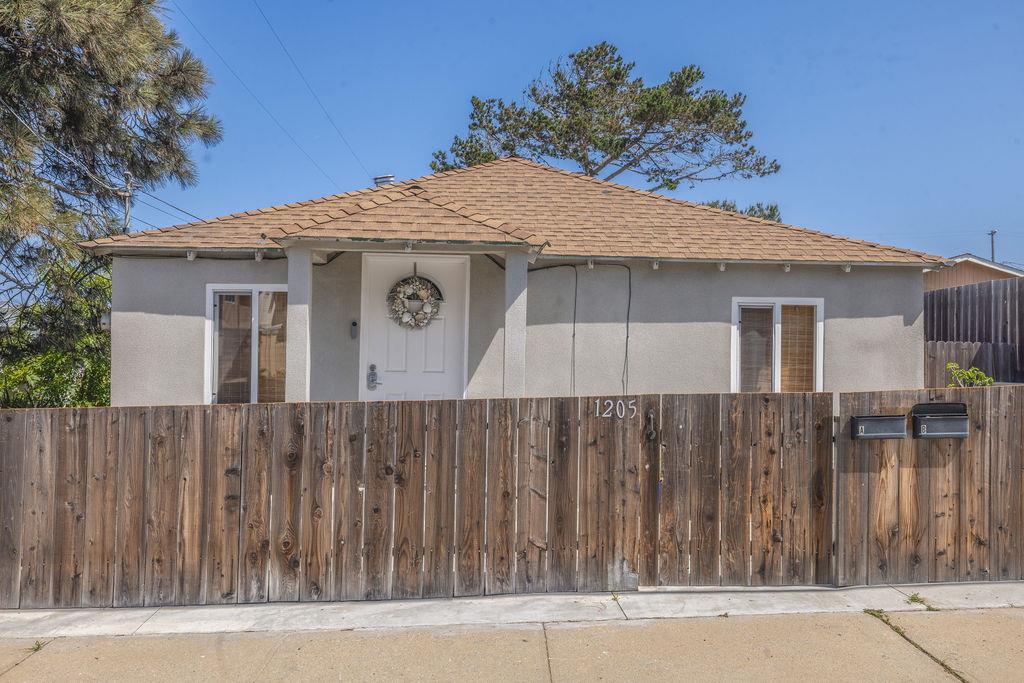 Detail Gallery Image 30 of 32 For 1205 Trinity Ave, Seaside,  CA 93955 - 4 Beds | 2/1 Baths
