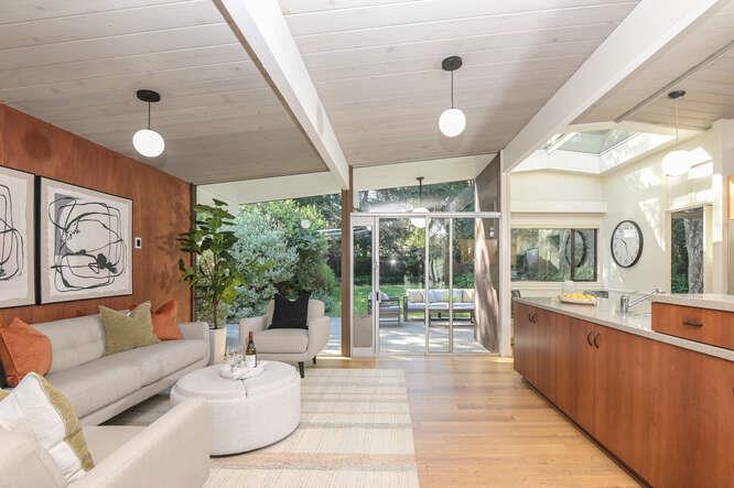 Detail Gallery Image 10 of 30 For 812 San Francisco Ct, Stanford,  CA 94305 - 4 Beds | 3 Baths