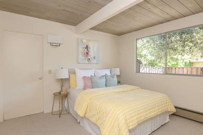 Detail Gallery Image 17 of 30 For 812 San Francisco Ct, Stanford,  CA 94305 - 4 Beds | 3 Baths