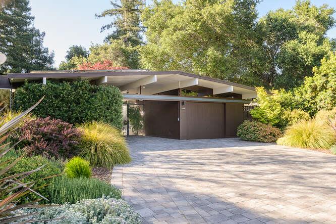 Detail Gallery Image 2 of 30 For 812 San Francisco Ct, Stanford,  CA 94305 - 4 Beds | 3 Baths