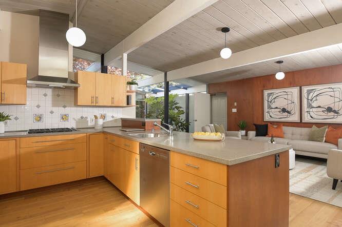 Detail Gallery Image 8 of 30 For 812 San Francisco Ct, Stanford,  CA 94305 - 4 Beds | 3 Baths