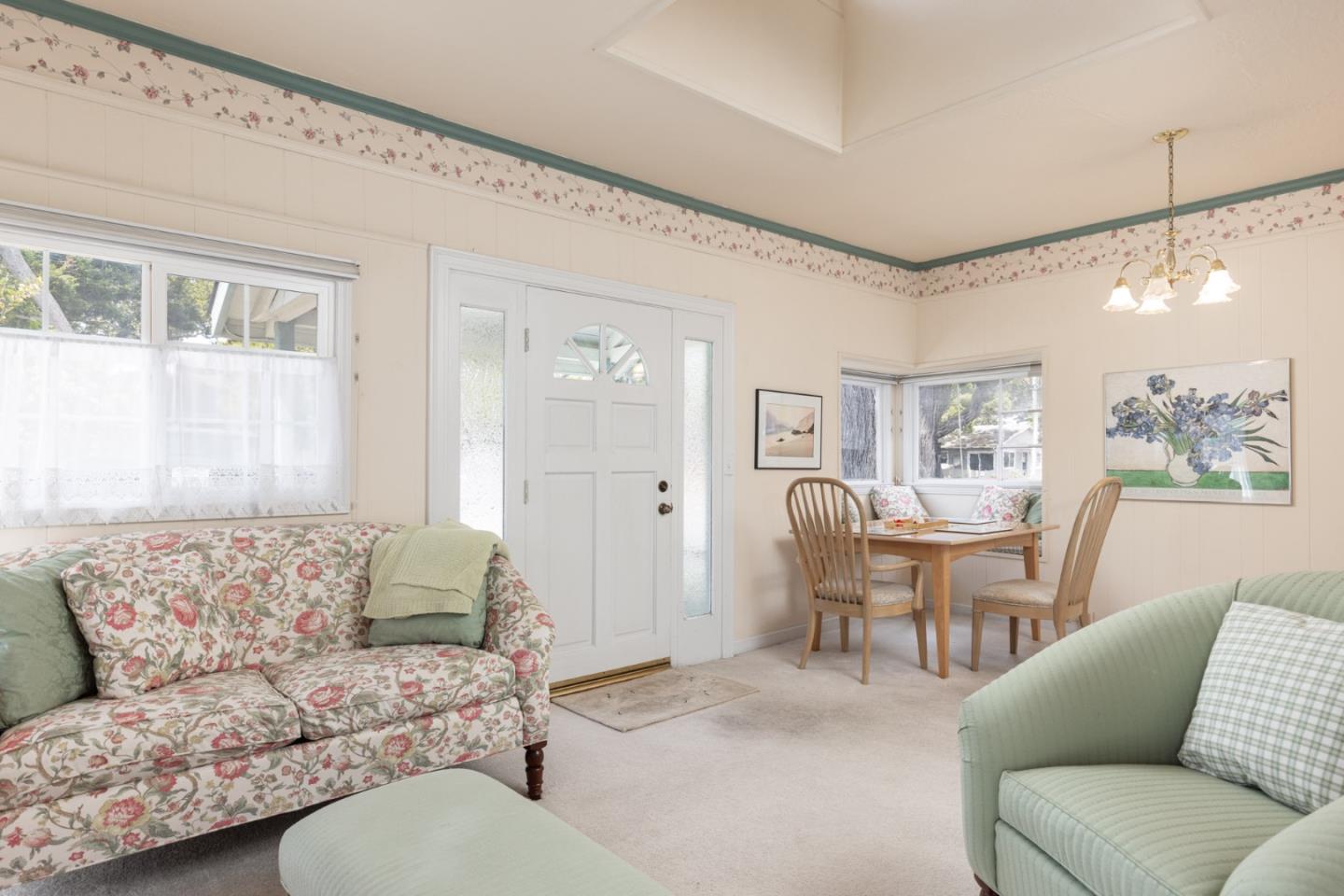 Detail Gallery Image 11 of 18 For 235 Chestnut St, Pacific Grove,  CA 93950 - 2 Beds | 1 Baths
