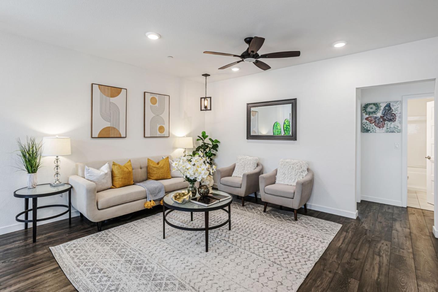 Detail Gallery Image 3 of 28 For 1833 Newbury Park Dr, San Jose,  CA 95133 - 2 Beds | 2 Baths