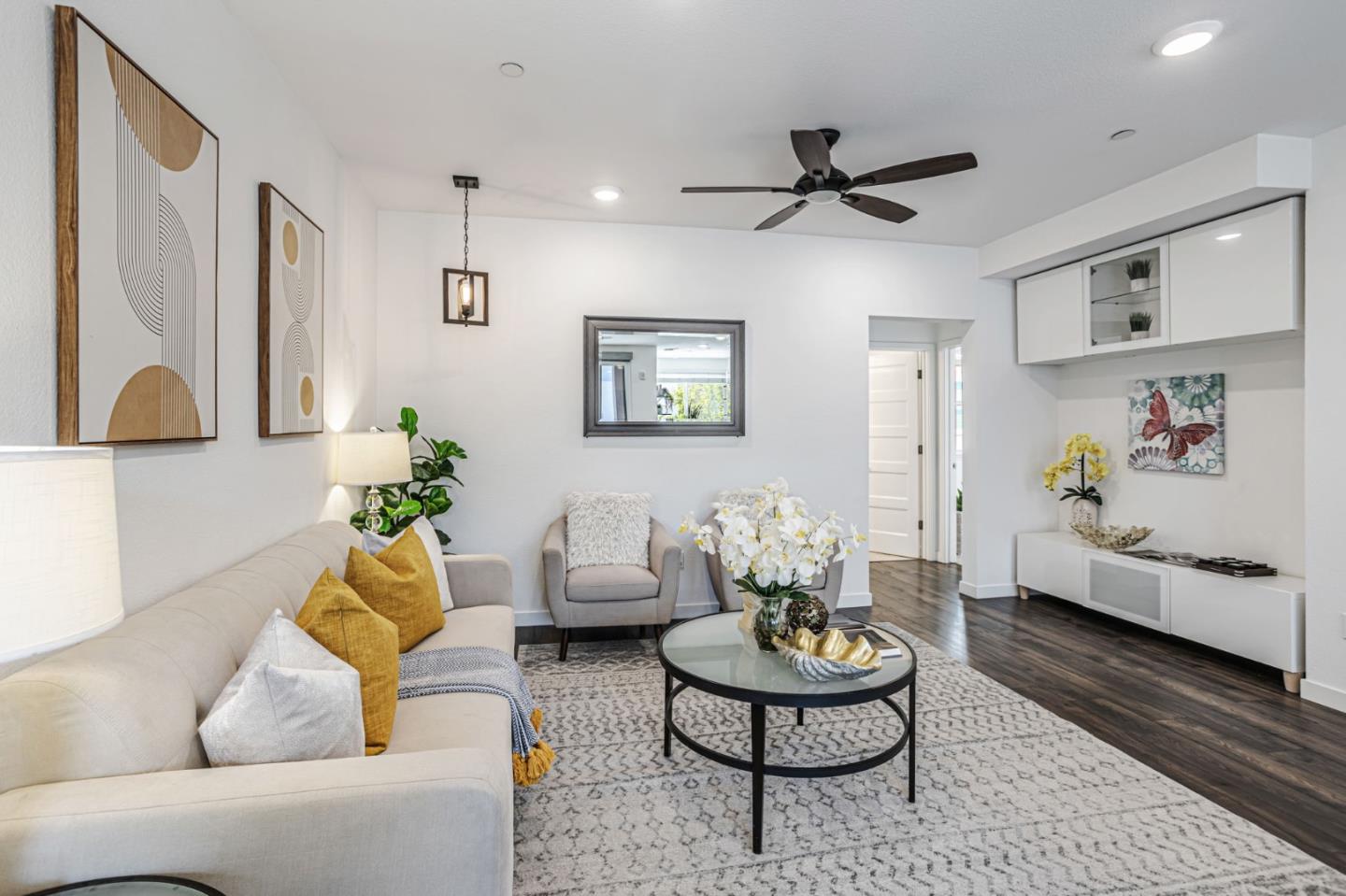 Detail Gallery Image 4 of 28 For 1833 Newbury Park Dr, San Jose,  CA 95133 - 2 Beds | 2 Baths