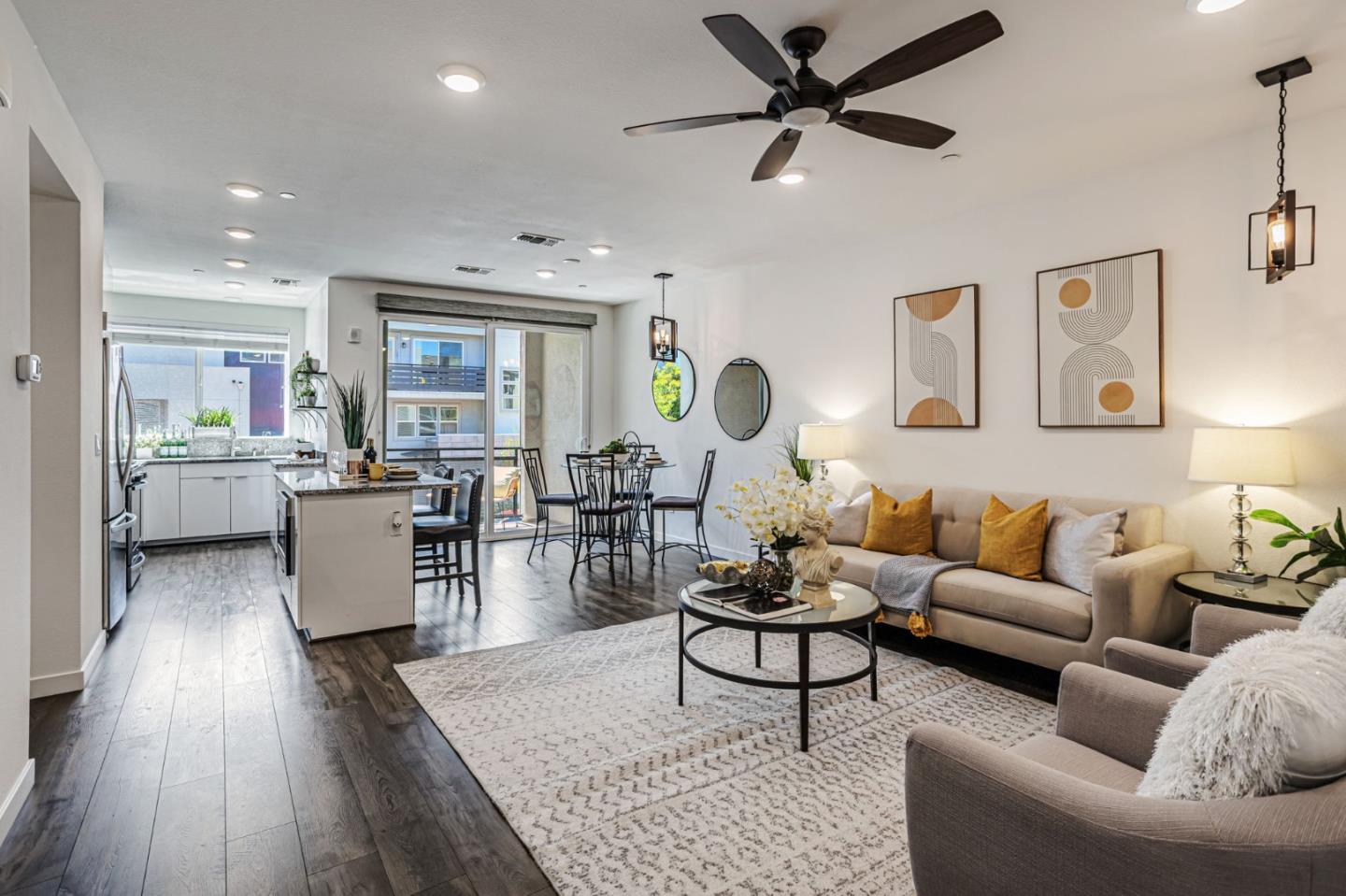 Detail Gallery Image 5 of 28 For 1833 Newbury Park Dr, San Jose,  CA 95133 - 2 Beds | 2 Baths