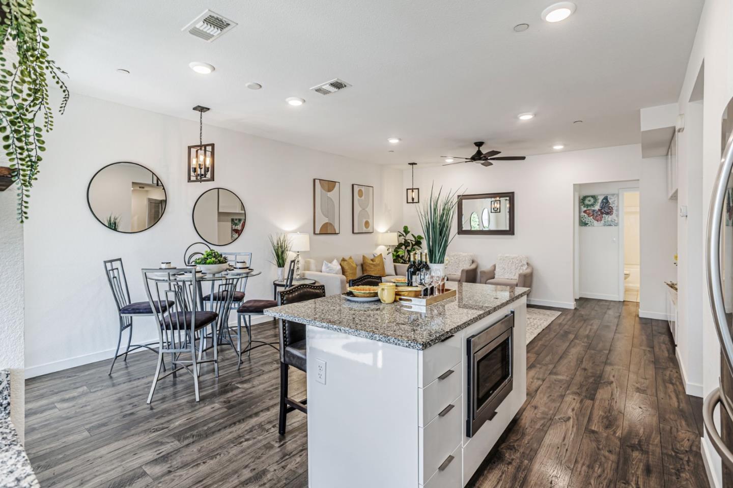 Detail Gallery Image 8 of 28 For 1833 Newbury Park Dr, San Jose,  CA 95133 - 2 Beds | 2 Baths