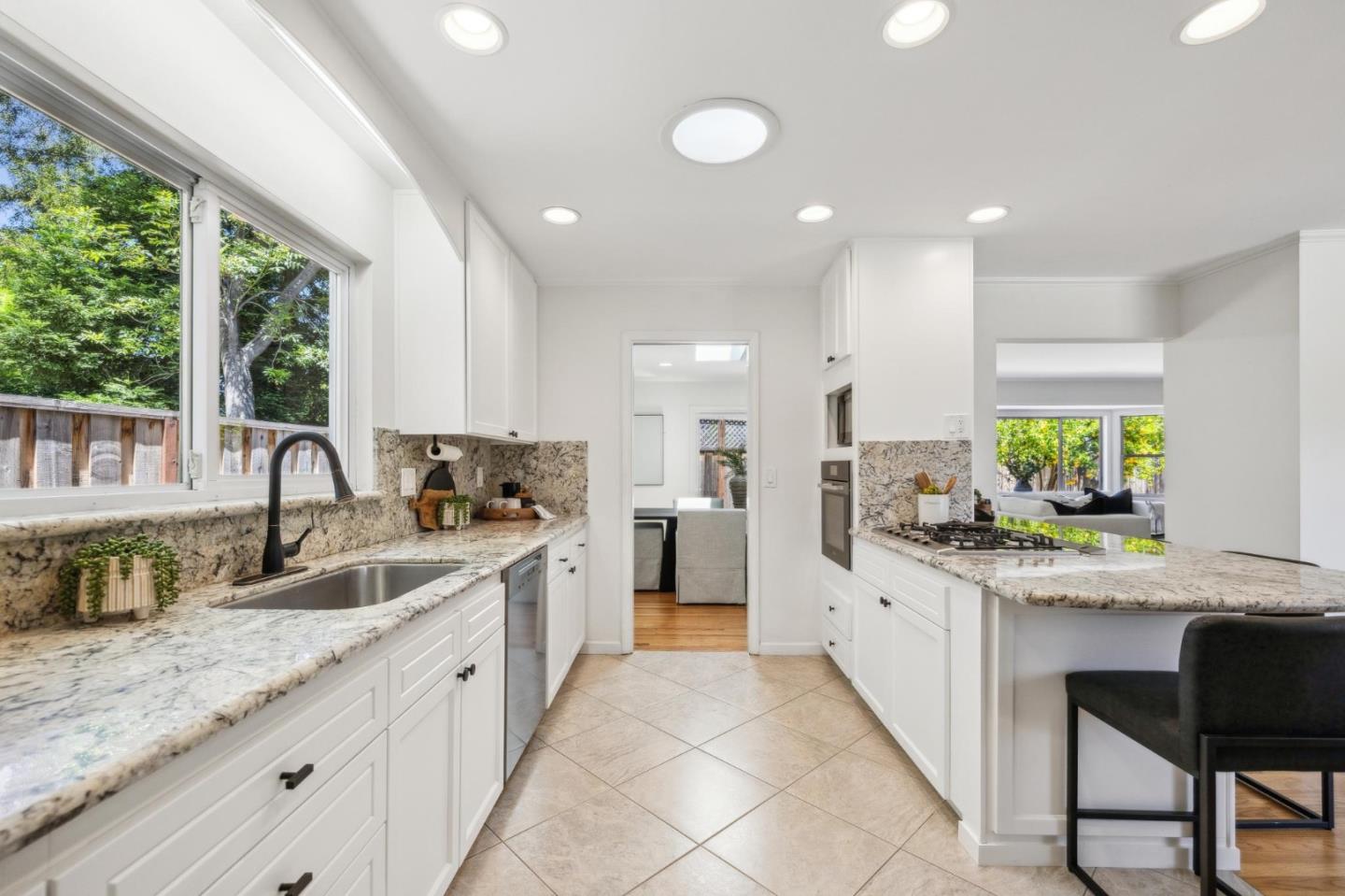 Detail Gallery Image 12 of 40 For 1847 Juarez Ave, Los Altos,  CA 94024 - 4 Beds | 3 Baths