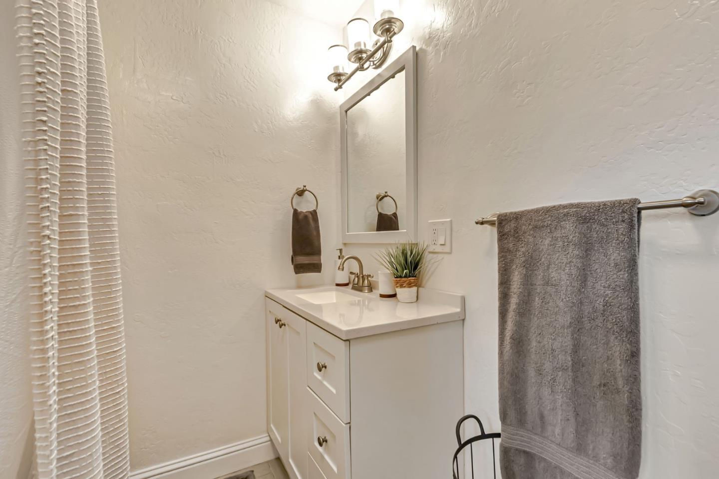 Detail Gallery Image 17 of 43 For 440 Tabor Dr, Scotts Valley,  CA 95066 - 4 Beds | 2 Baths